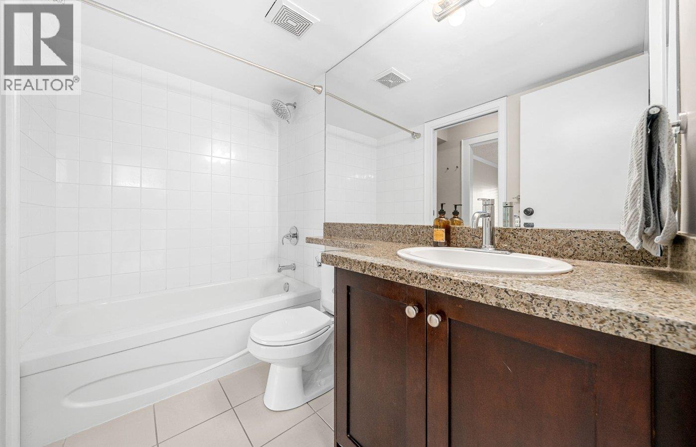301 235 W 4TH STREET, North Vancouver