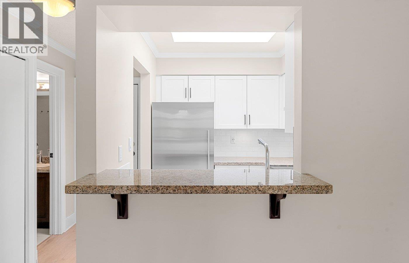301 235 W 4TH STREET, North Vancouver