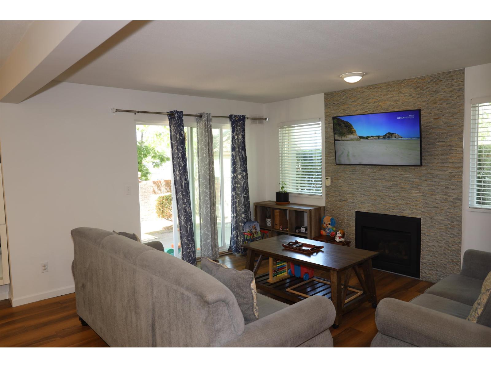 201 8972 FLEETWOOD WAY, Surrey