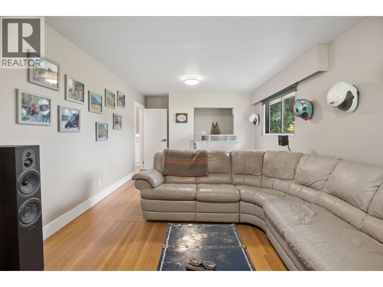 1034 HEYWOOD STREET, North Vancouver