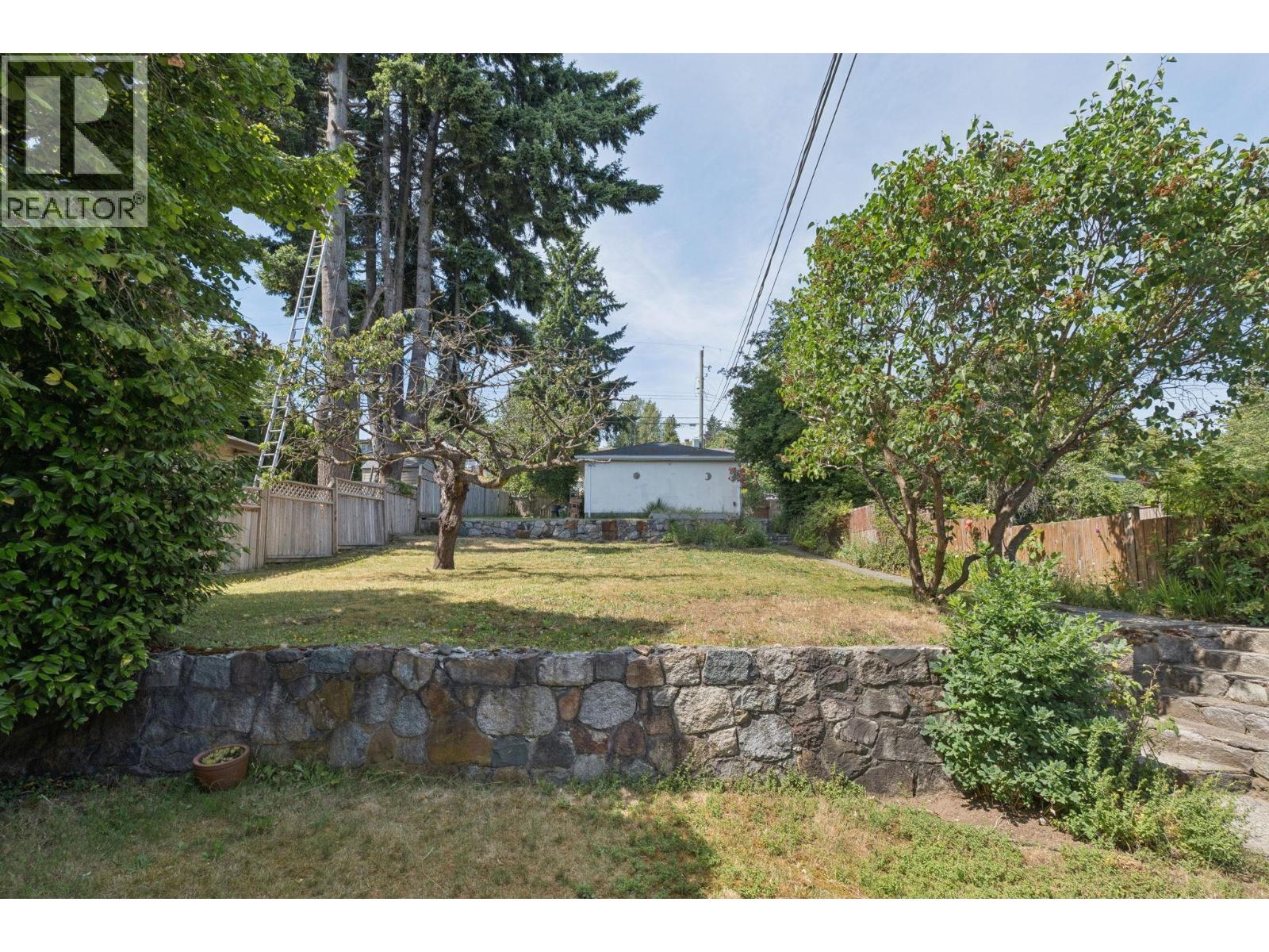 1034 HEYWOOD STREET, North Vancouver
