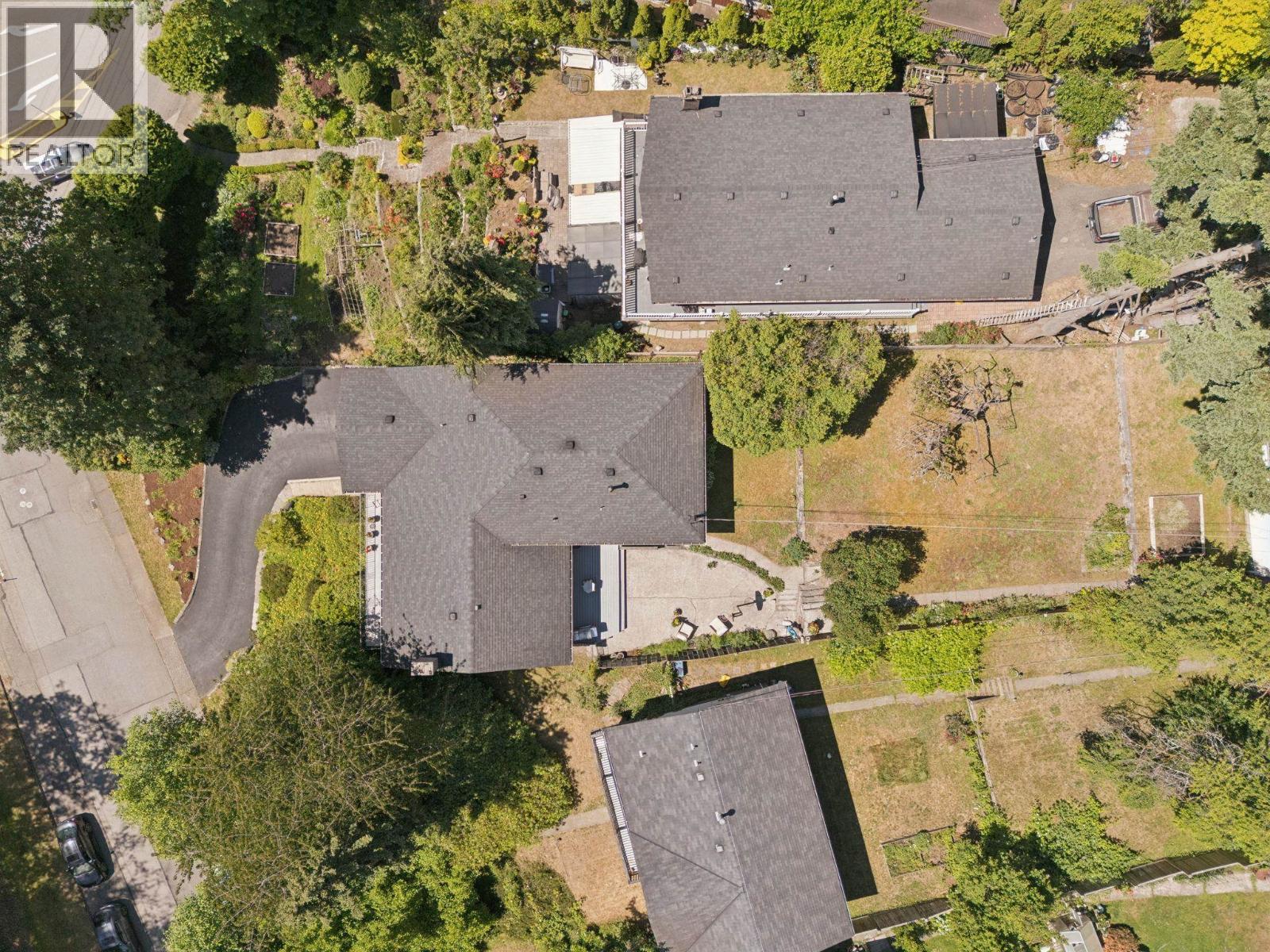 1034 HEYWOOD STREET, North Vancouver