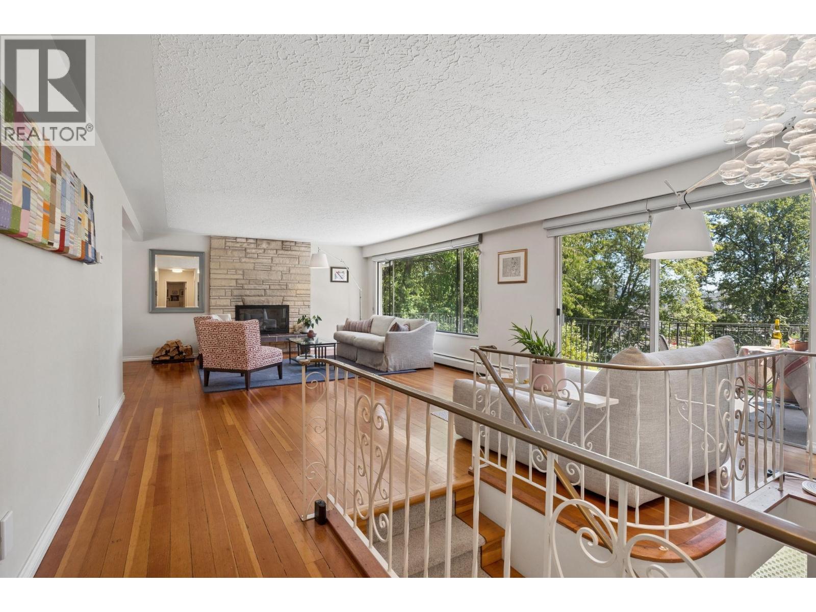 1034 HEYWOOD STREET, North Vancouver