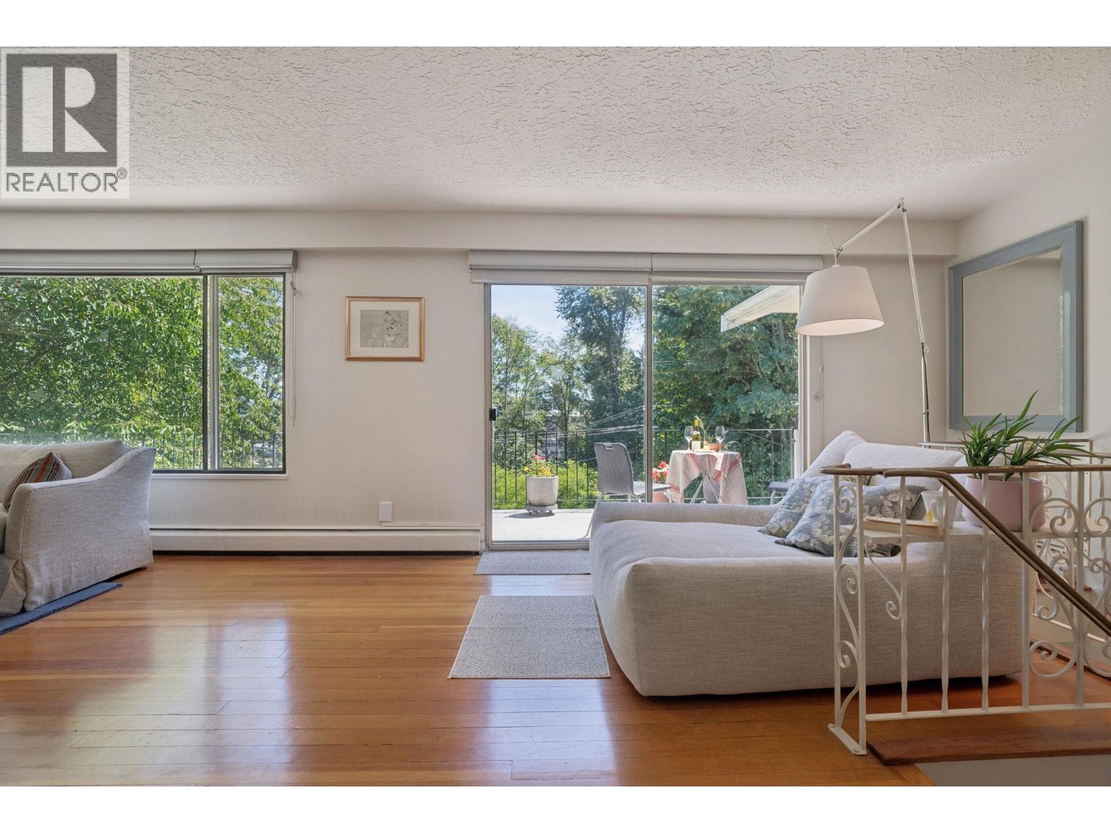 1034 HEYWOOD STREET, North Vancouver