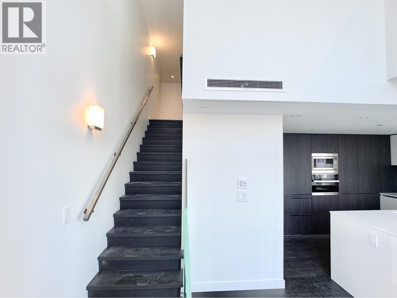 1111 RICHARDS, Vancouver
