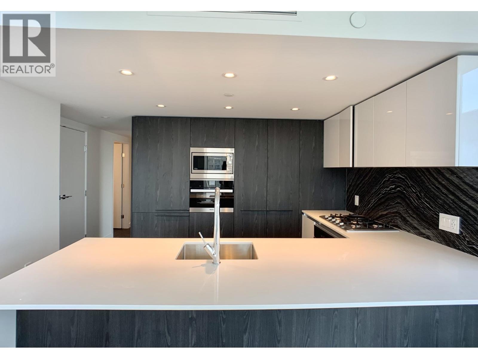 1111 RICHARDS, Vancouver