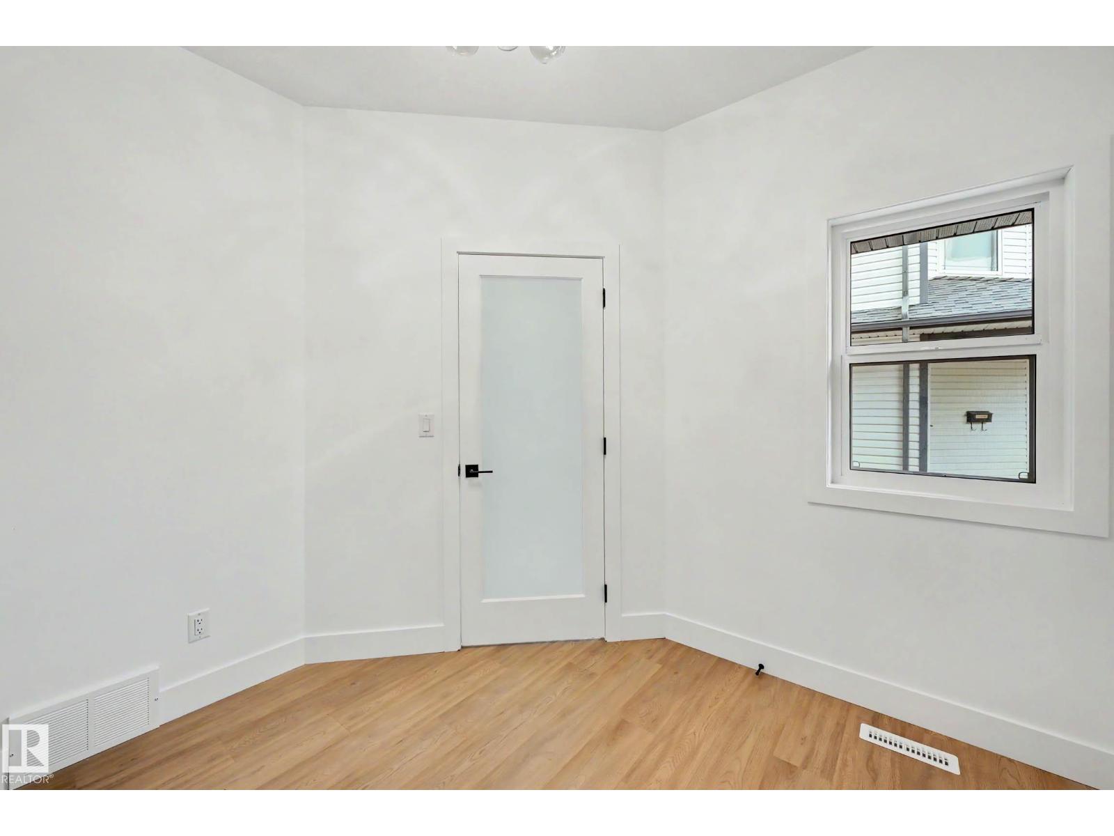 25 Escada CL — photo 19