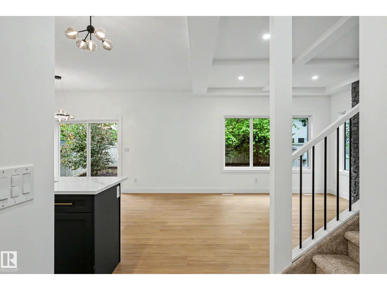 25 Escada CL — photo 7