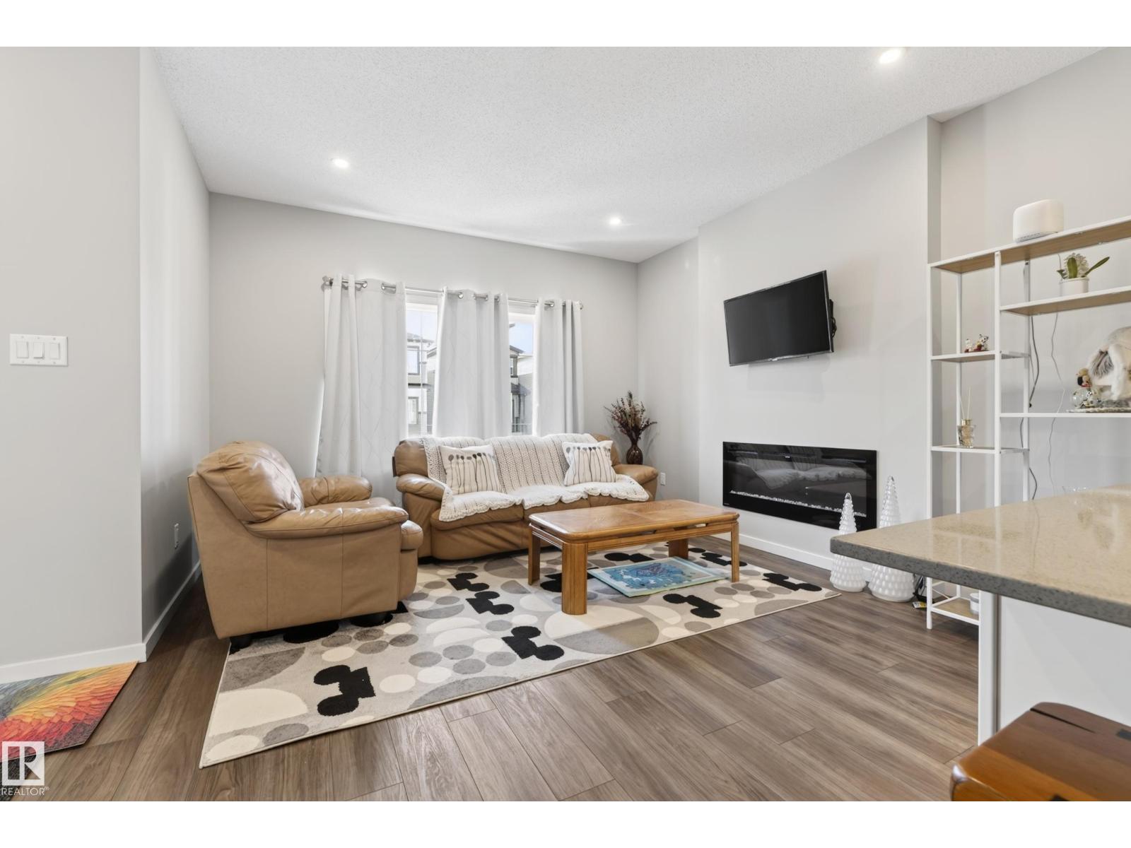 7020 181 AV NW - 10