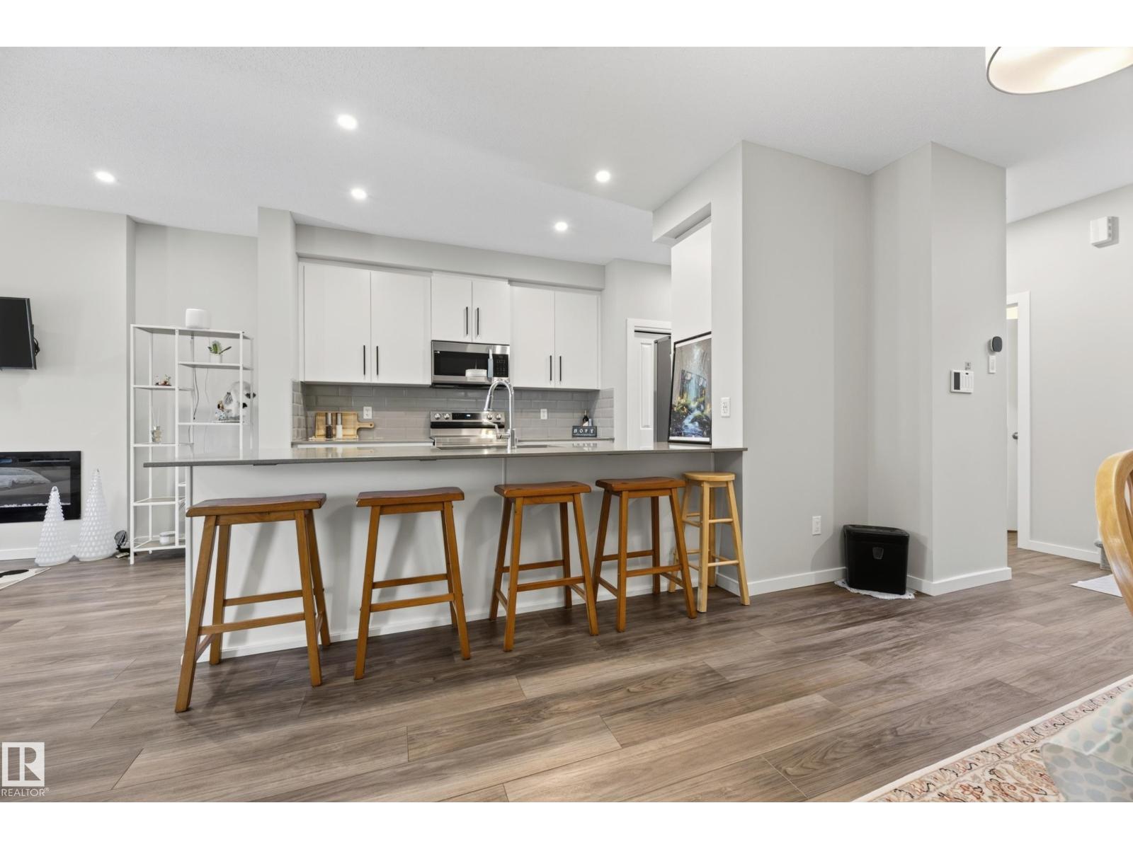 7020 181 AV NW - 18