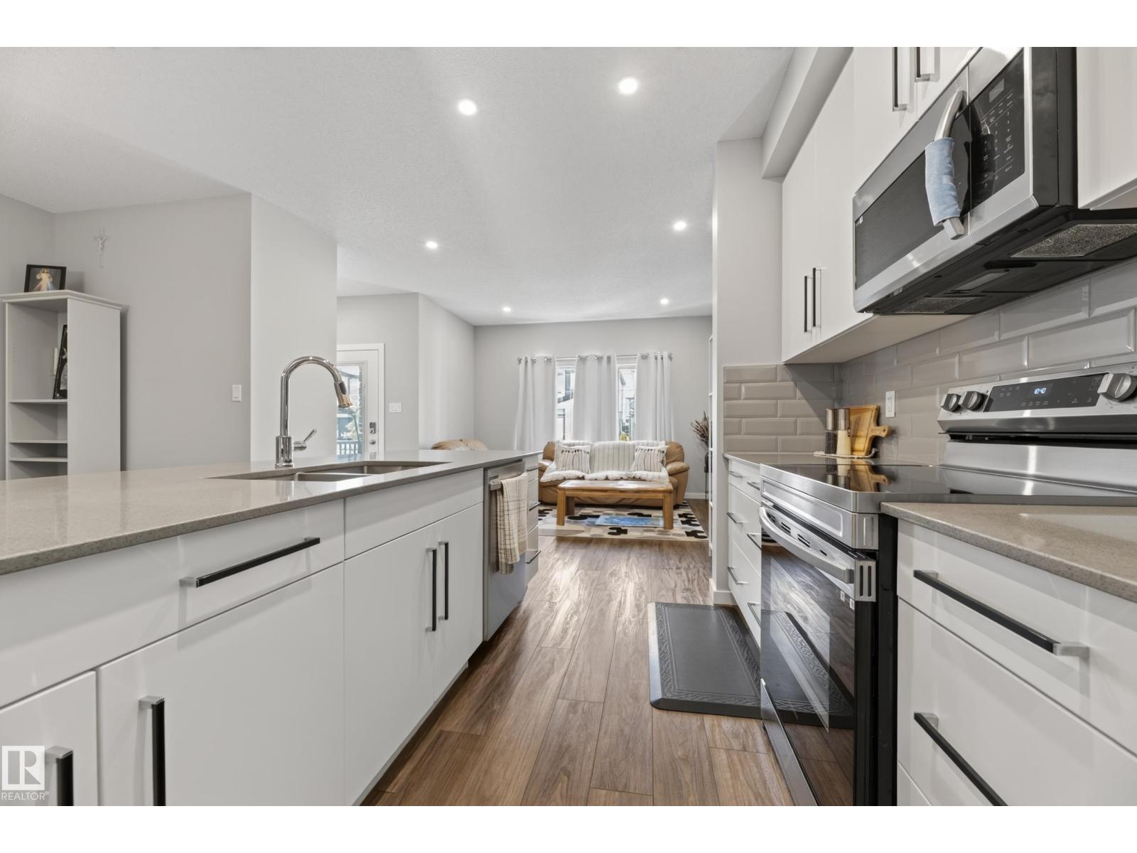 7020 181 AV NW - 21