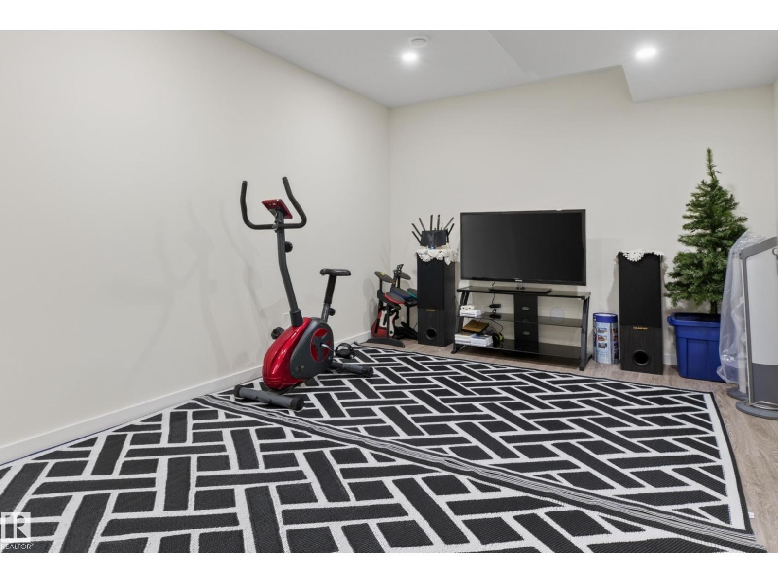 7020 181 AV NW - 40