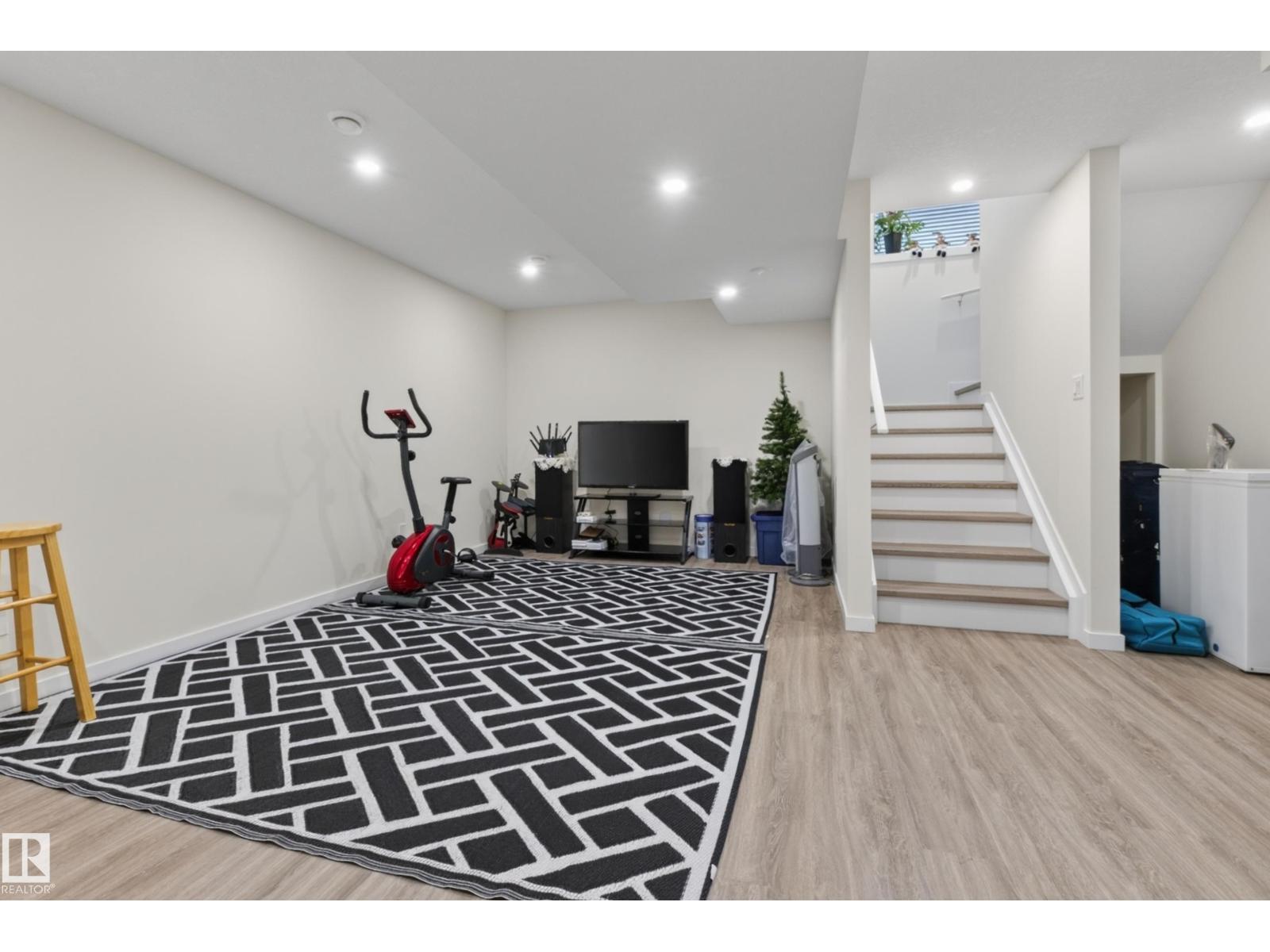 7020 181 AV NW - 41