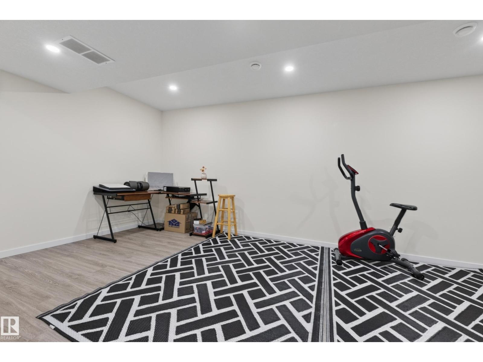 7020 181 AV NW - 42