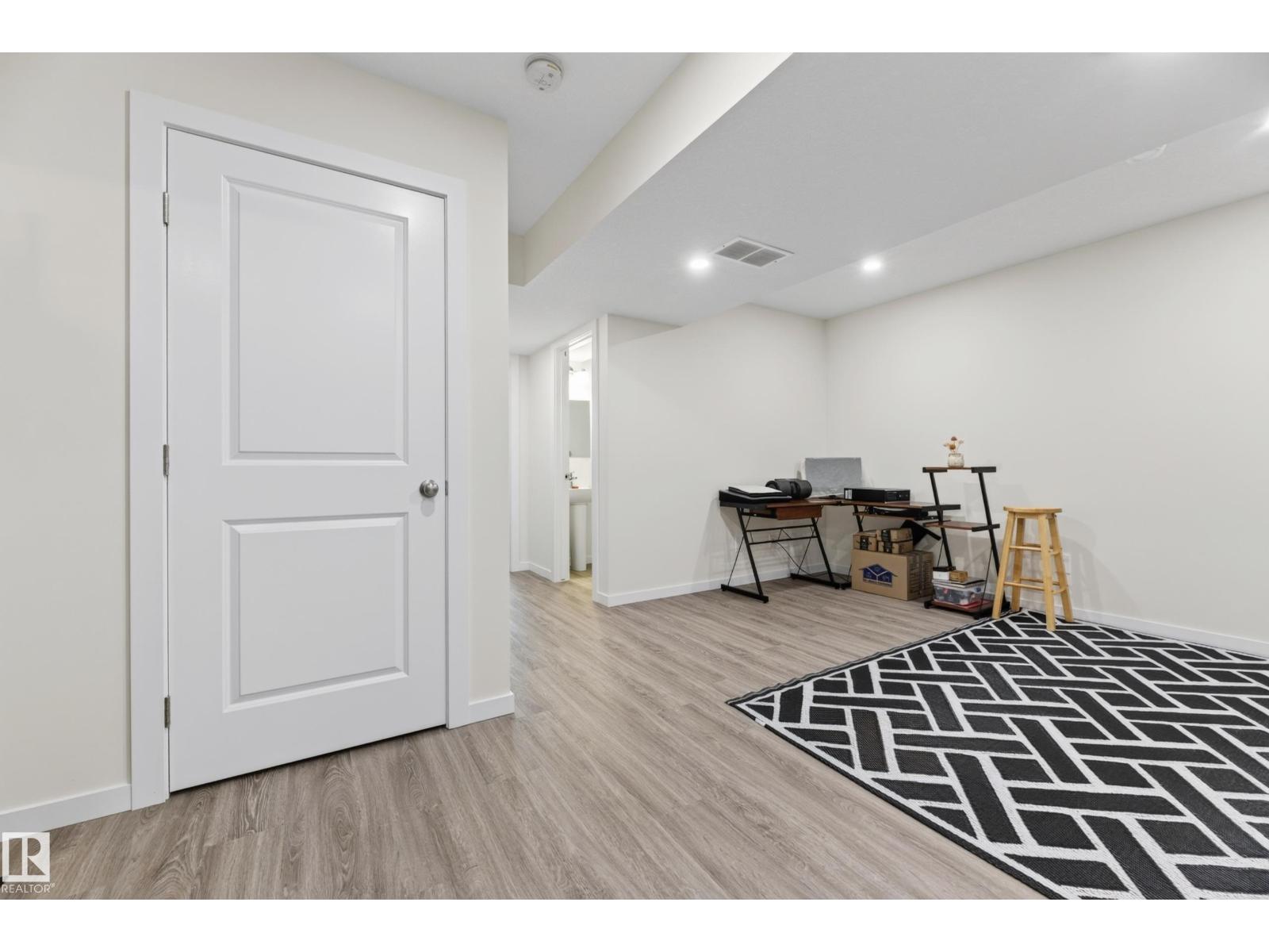 7020 181 AV NW - 43