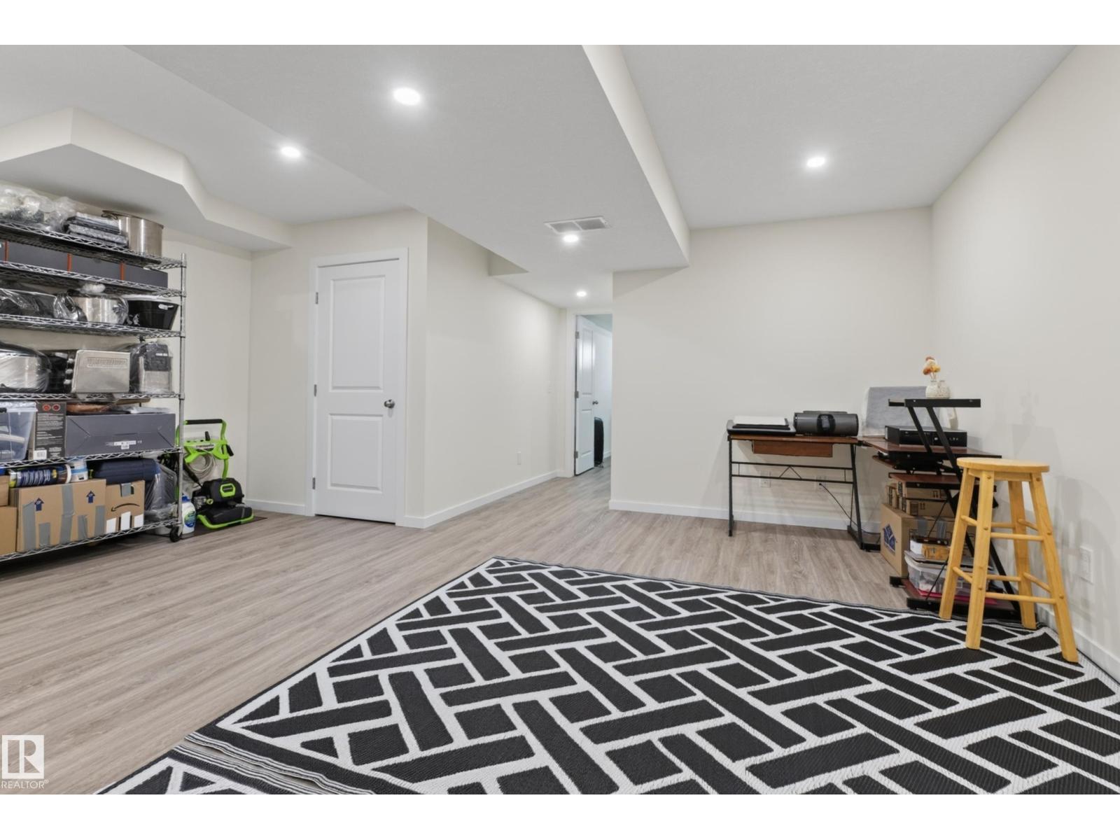 7020 181 AV NW - 44