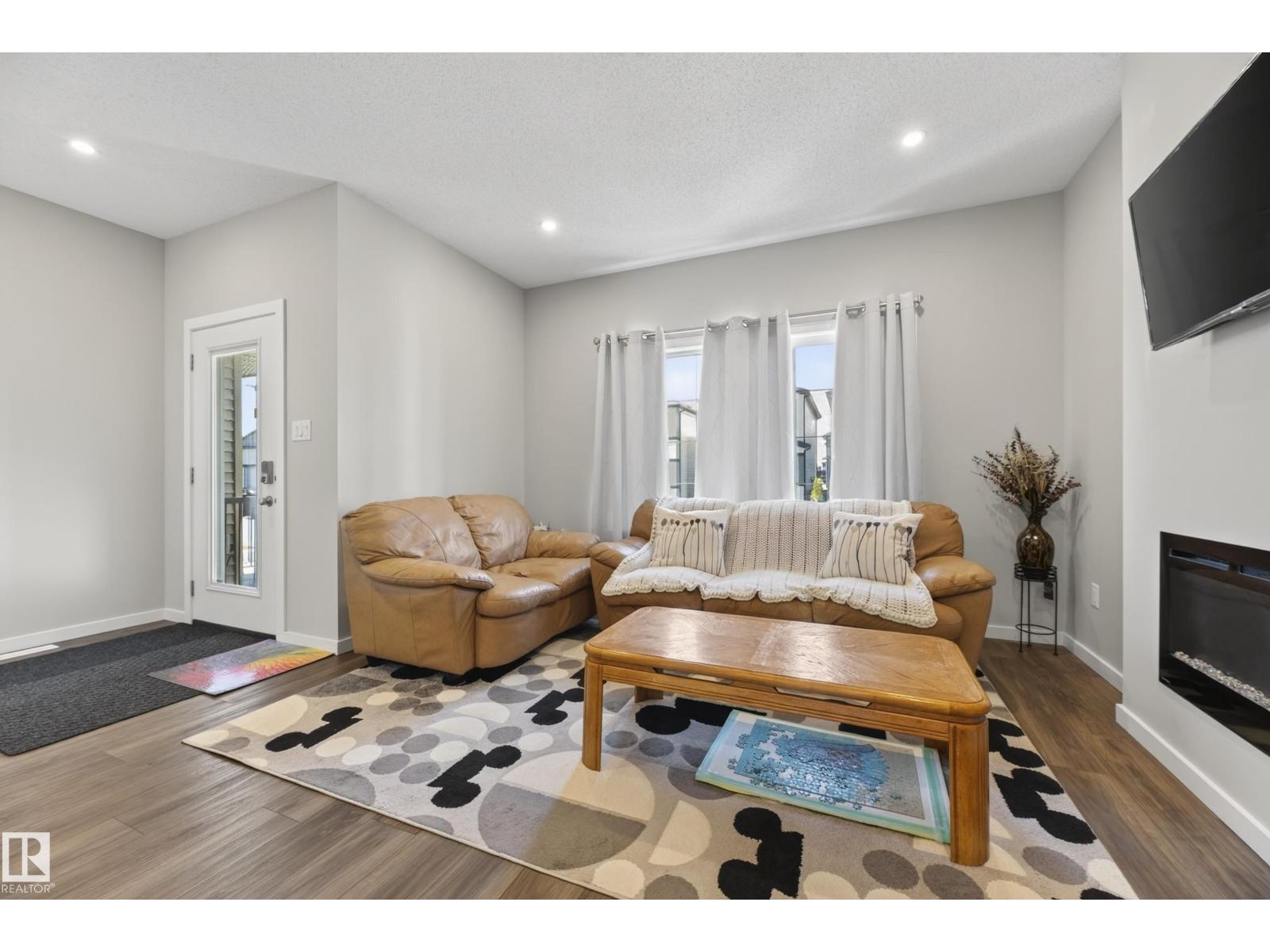 7020 181 AV NW - 9