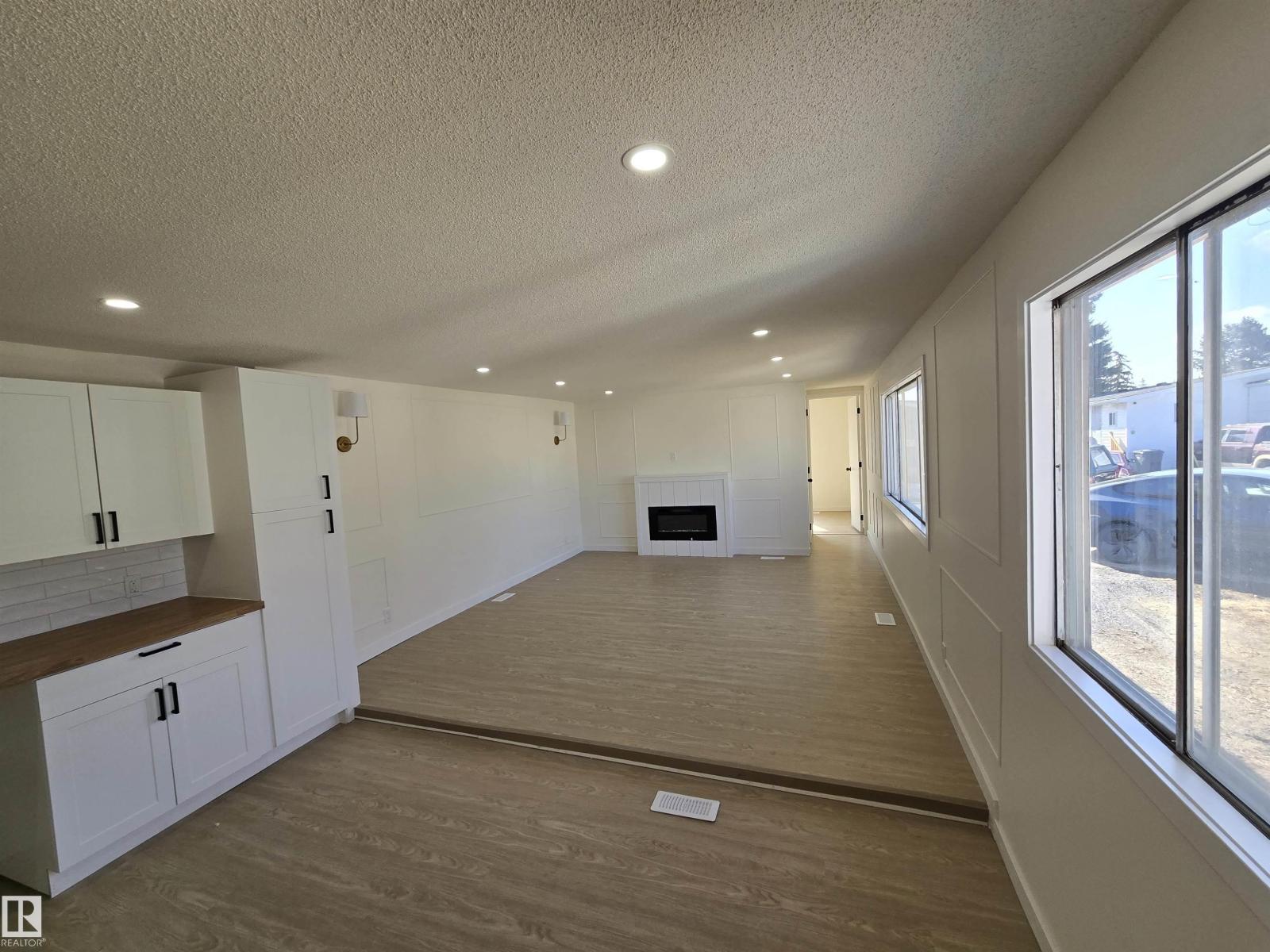 #92 305 calahoo RD - 12