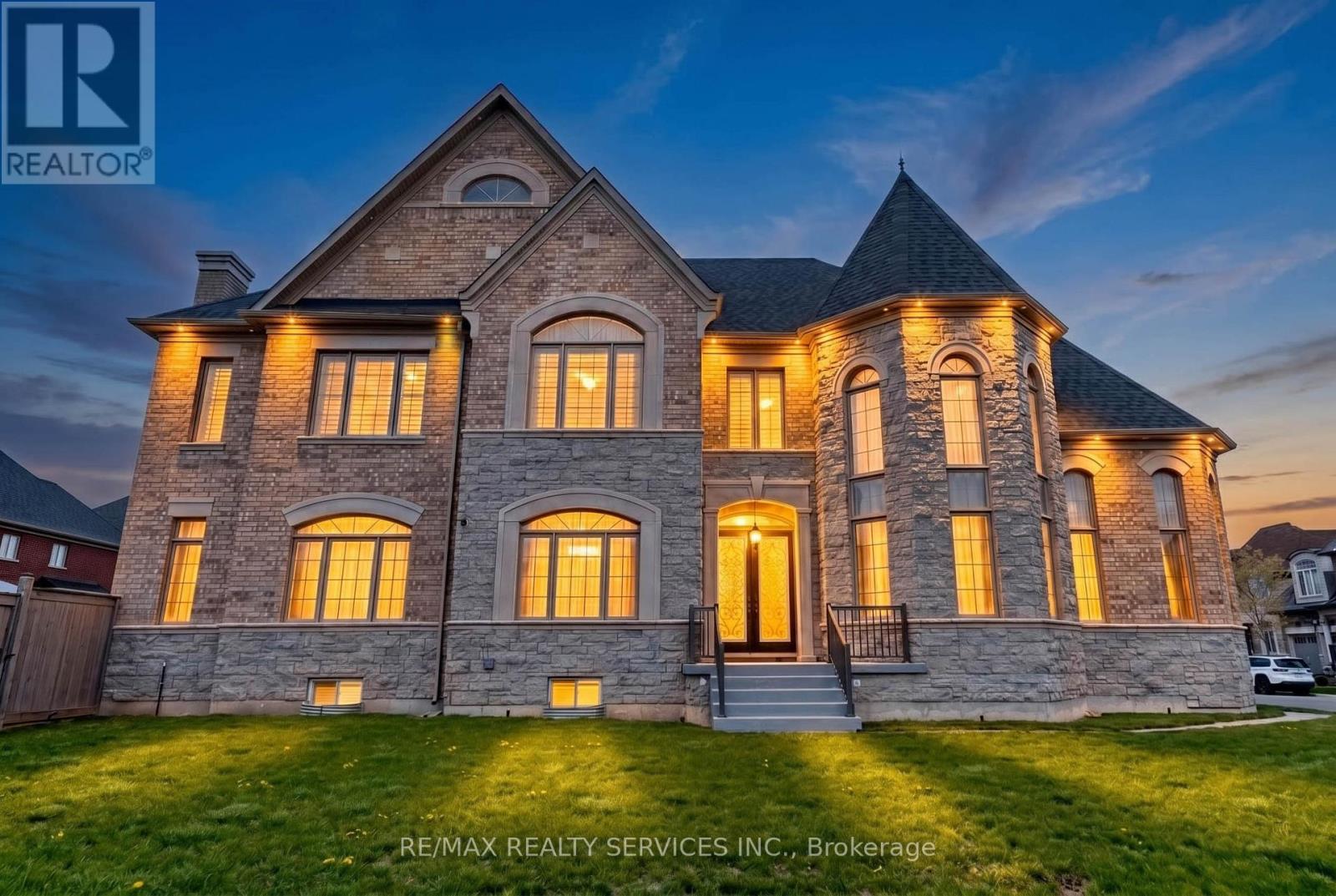 28 PENDERGAST COURT - 1