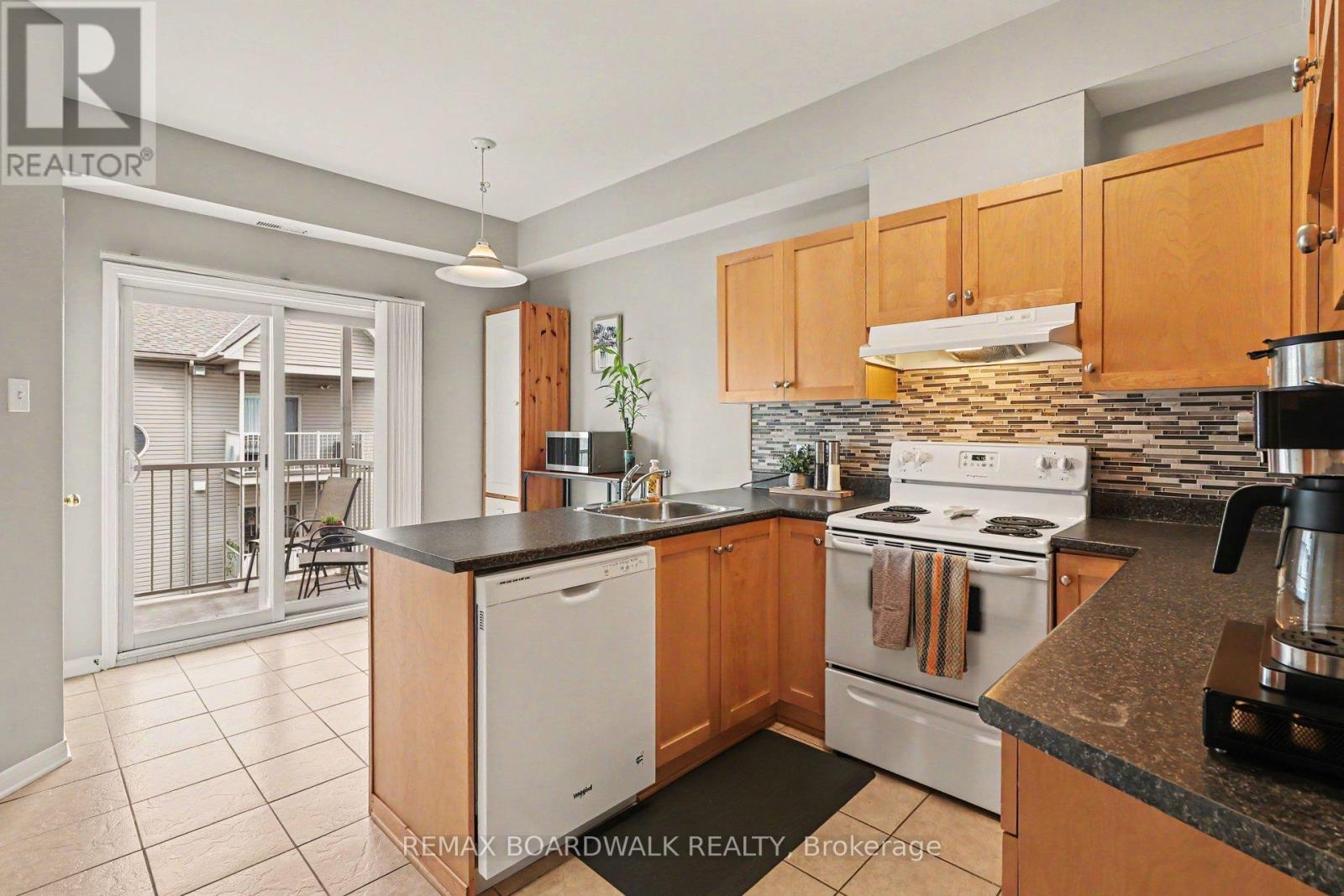 #7 50 BRIARGATE PRIVATE - 14