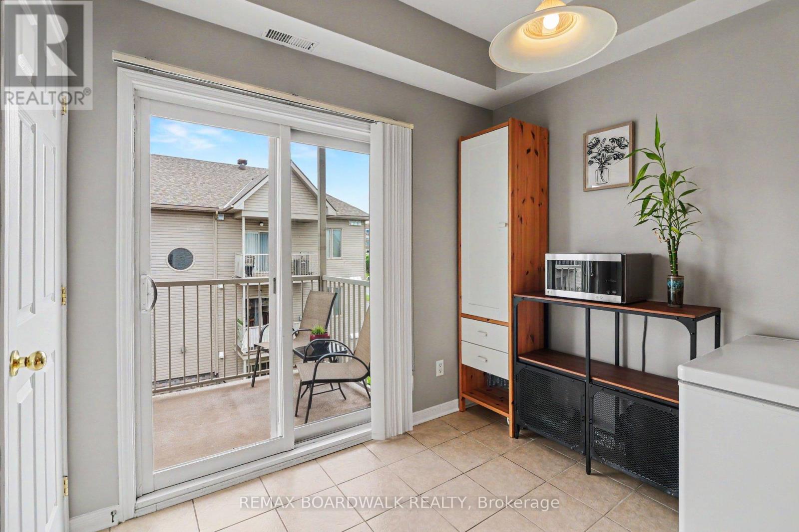 #7 50 BRIARGATE PRIVATE - 18