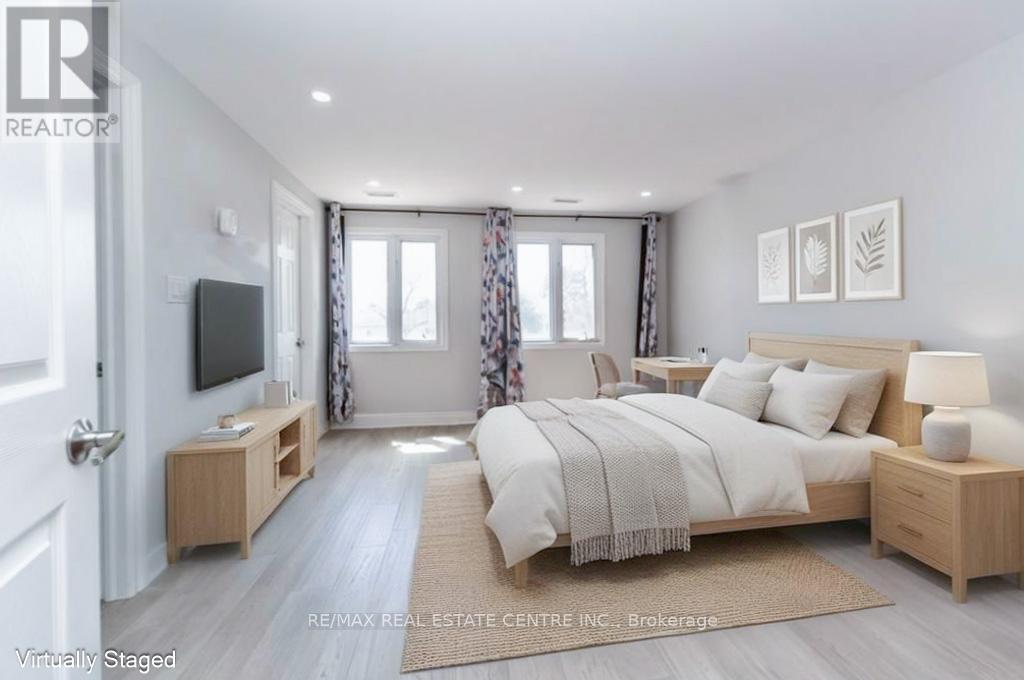 12 GREENHILLS SQUARE - 22