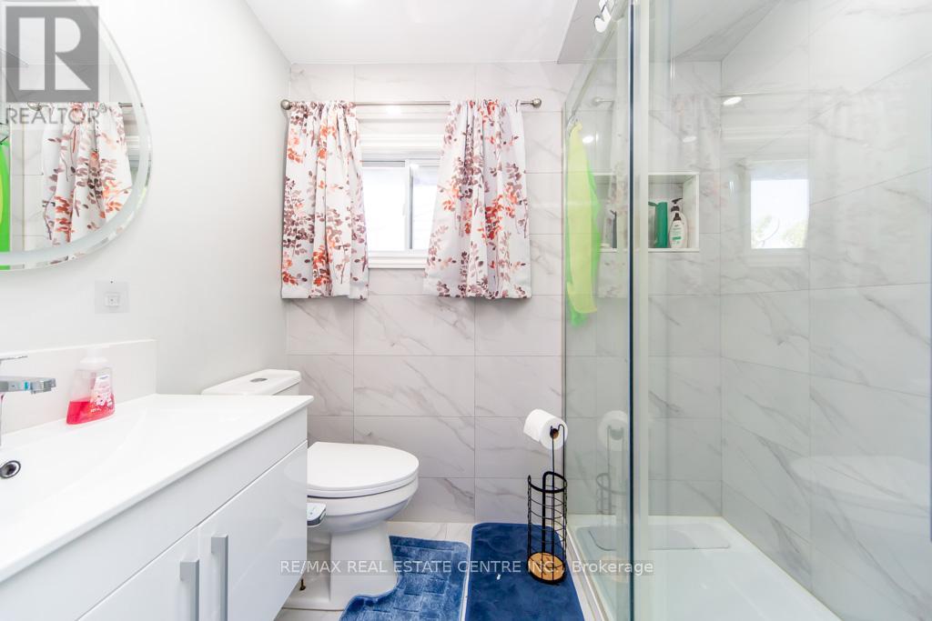 12 GREENHILLS SQUARE - 26