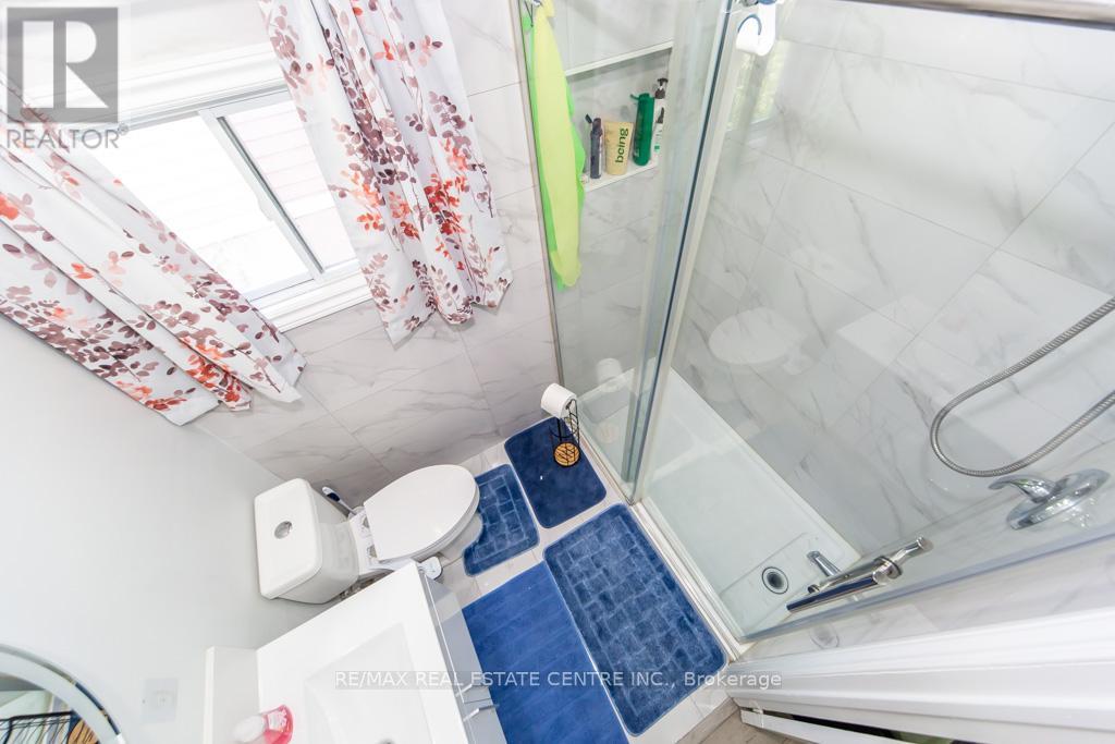 12 GREENHILLS SQUARE - 27