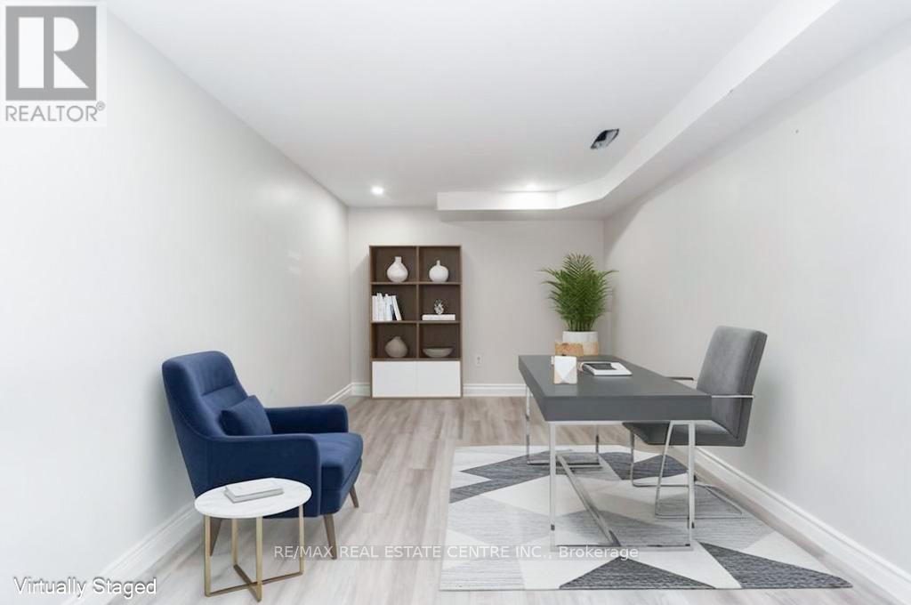 12 GREENHILLS SQUARE - 41