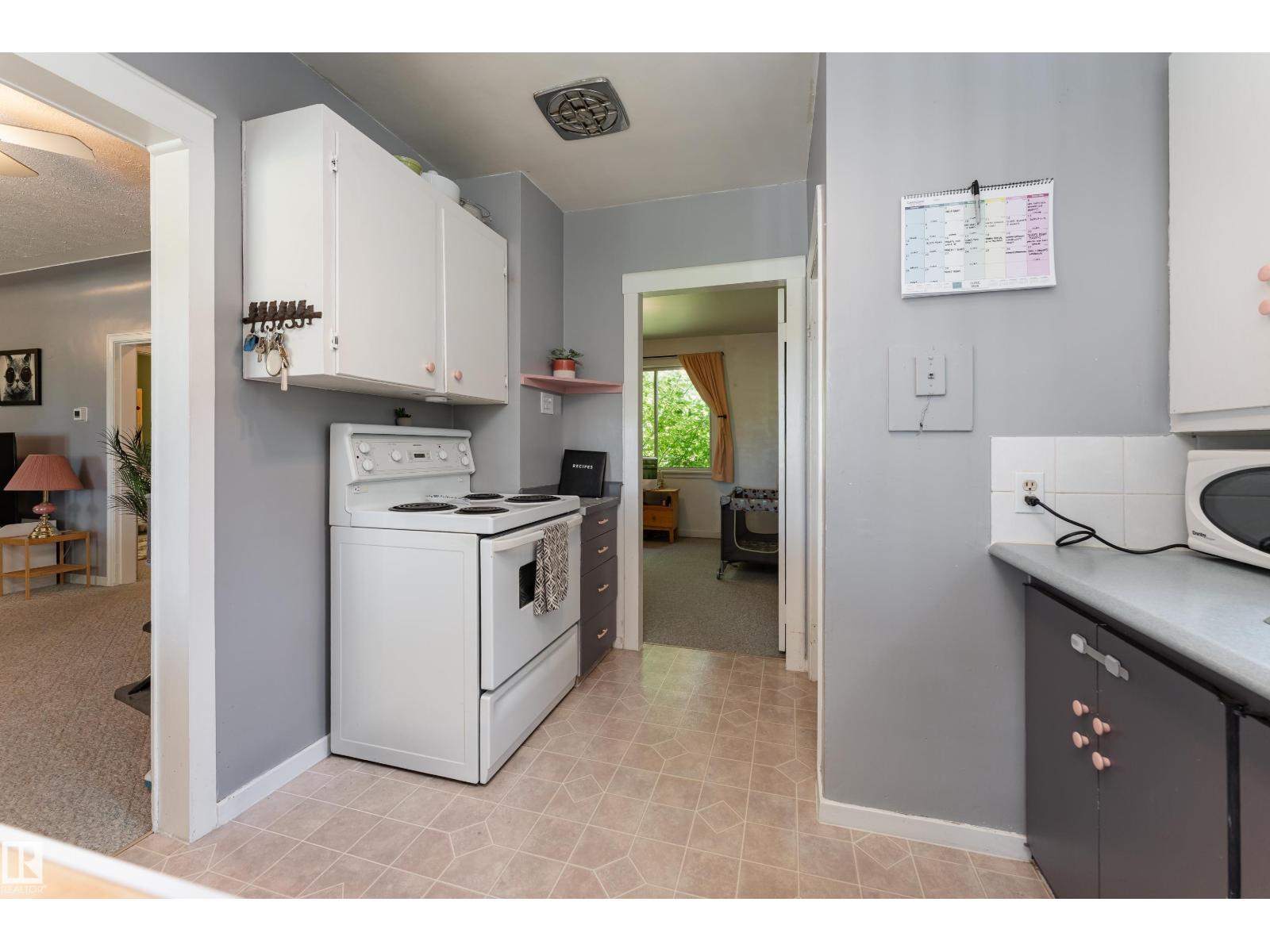 9011 95 ST NW — photo 11
