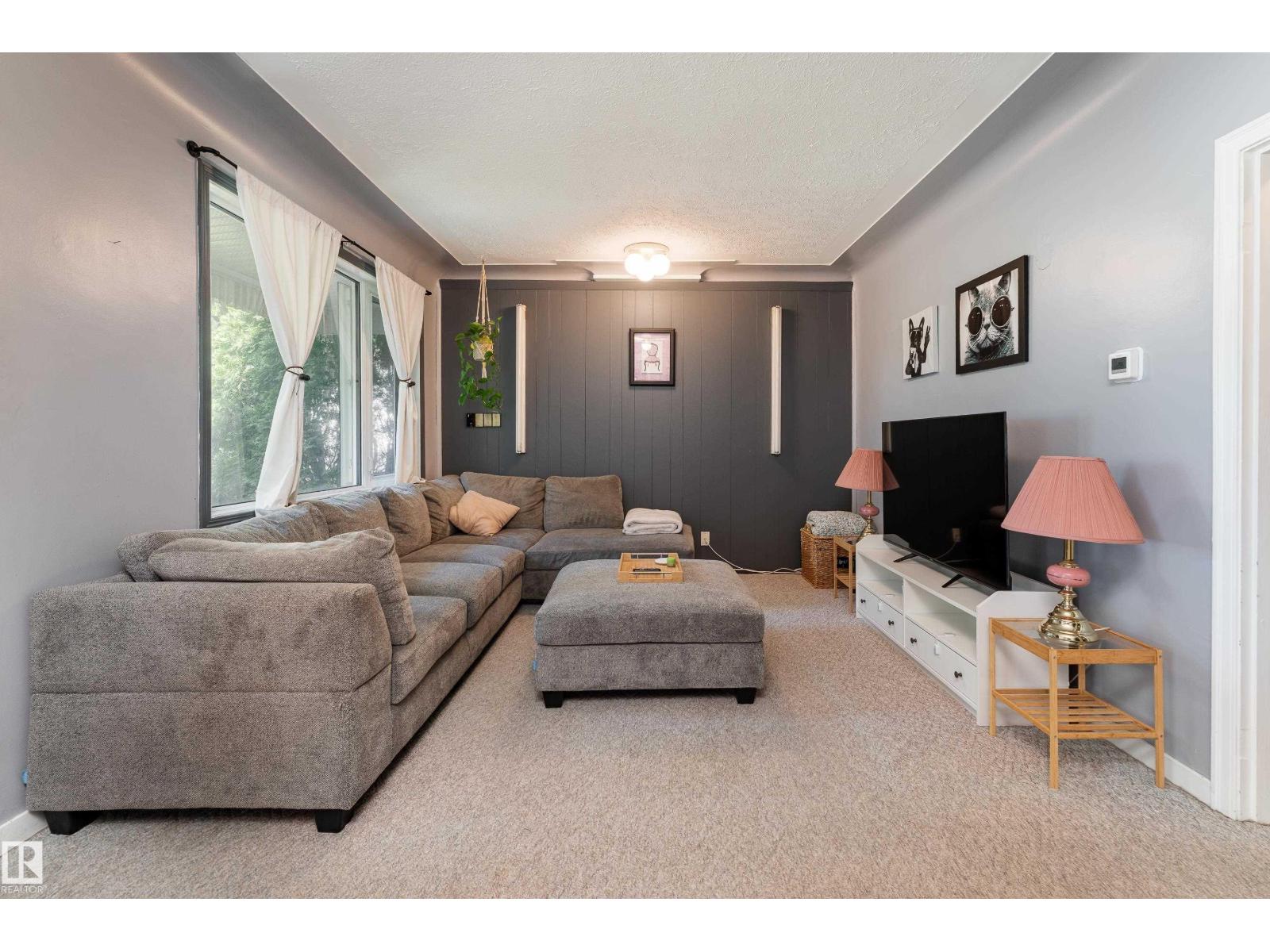 9011 95 ST NW - photo 3