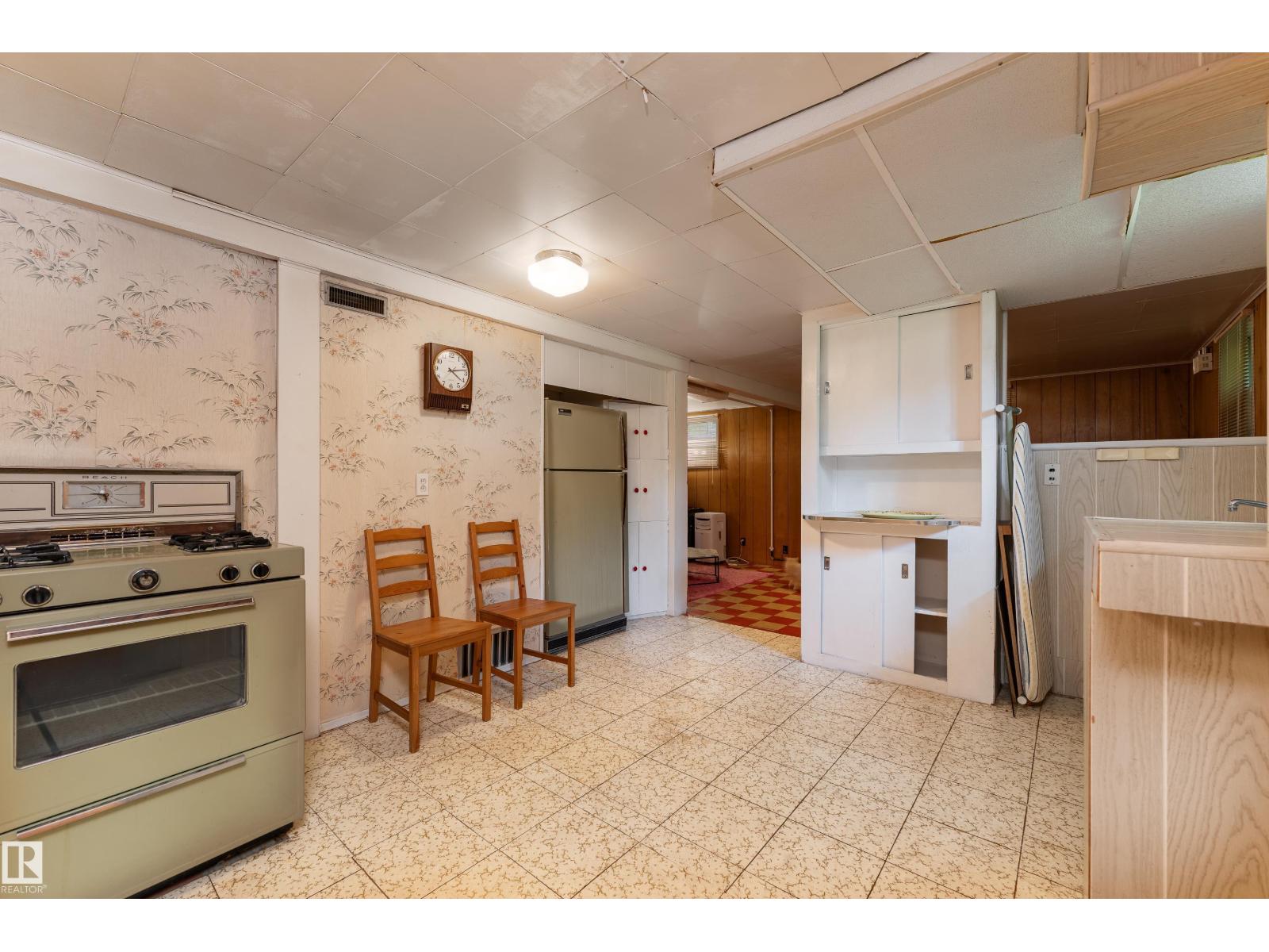 9011 95 ST NW — photo 30