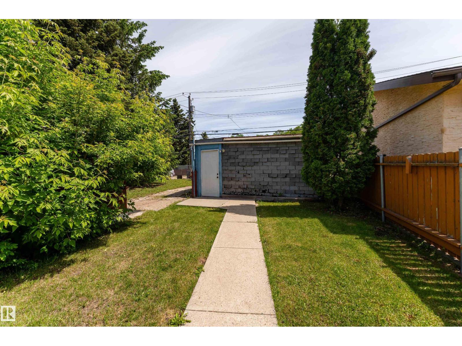 9011 95 ST NW — photo 38