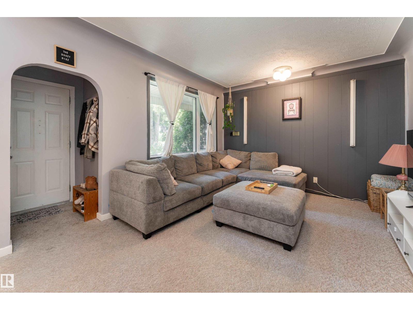 9011 95 ST NW - photo 4