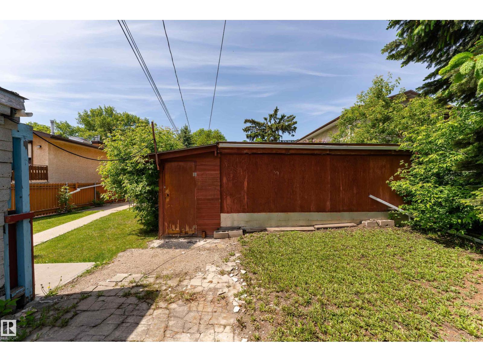 9011 95 ST NW — photo 41