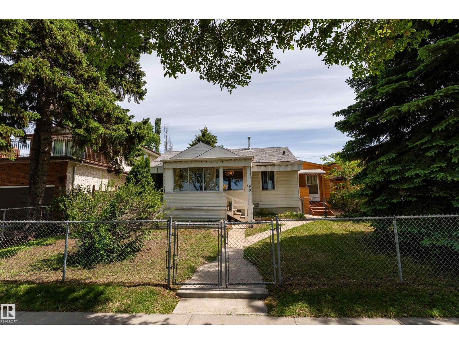 9011 95 ST NW — photo 43