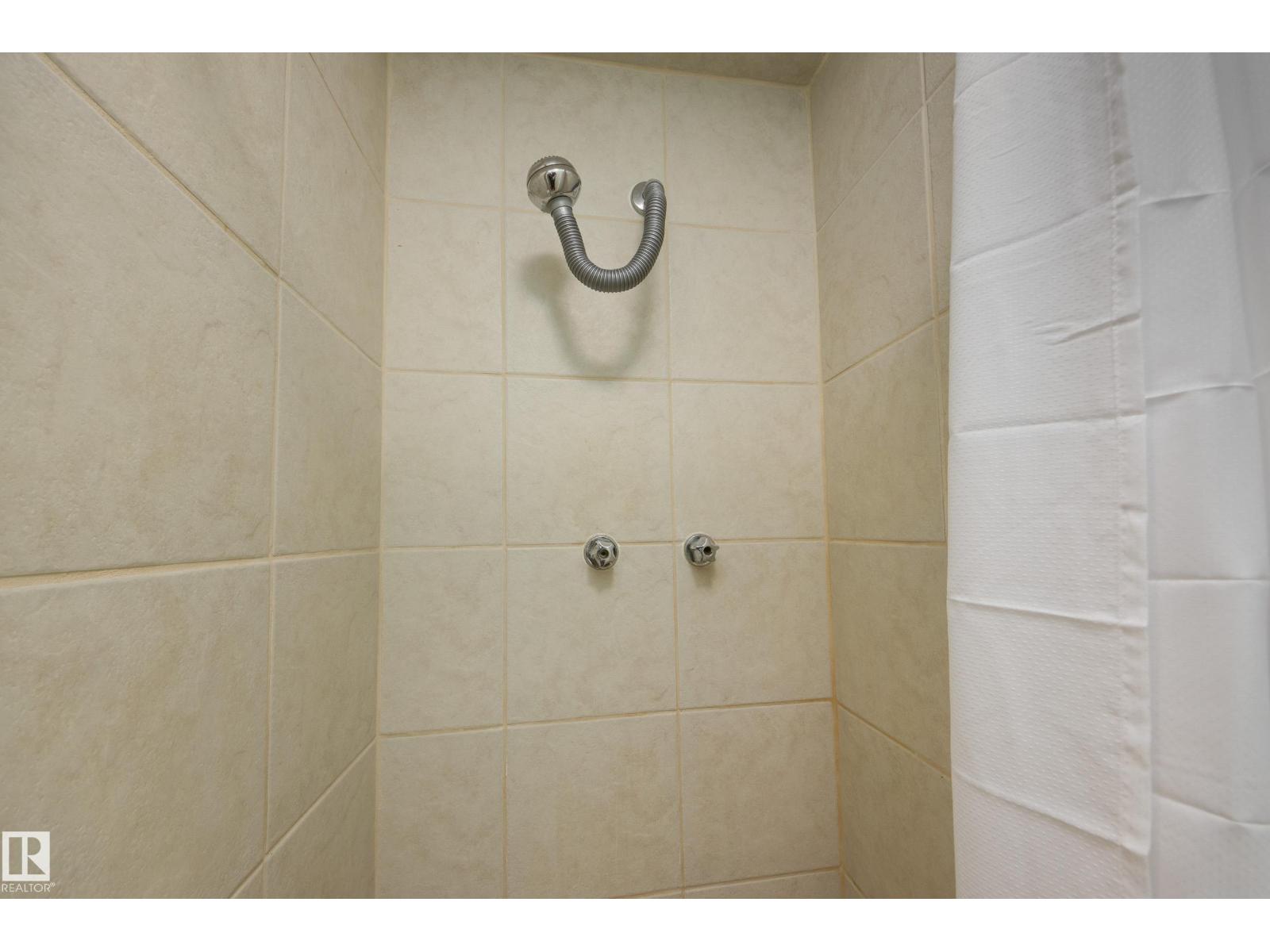 10631 71 AV NW — photo 26