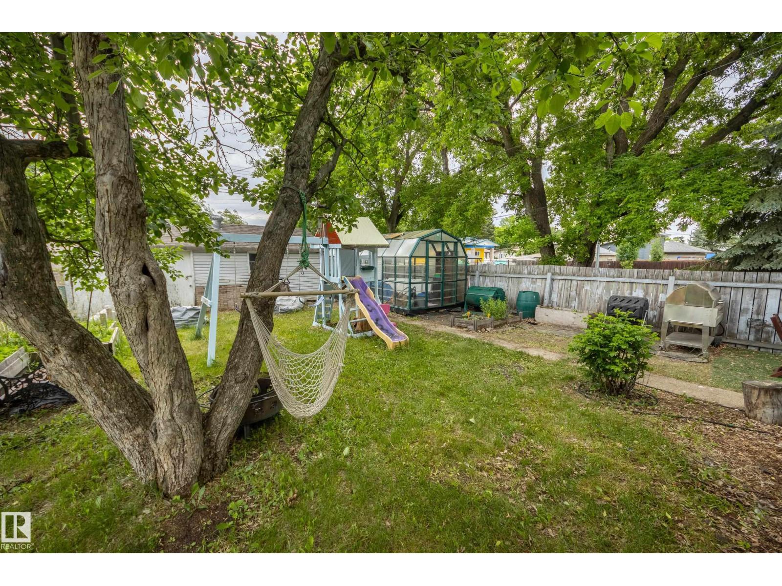 10631 71 AV NW — photo 34
