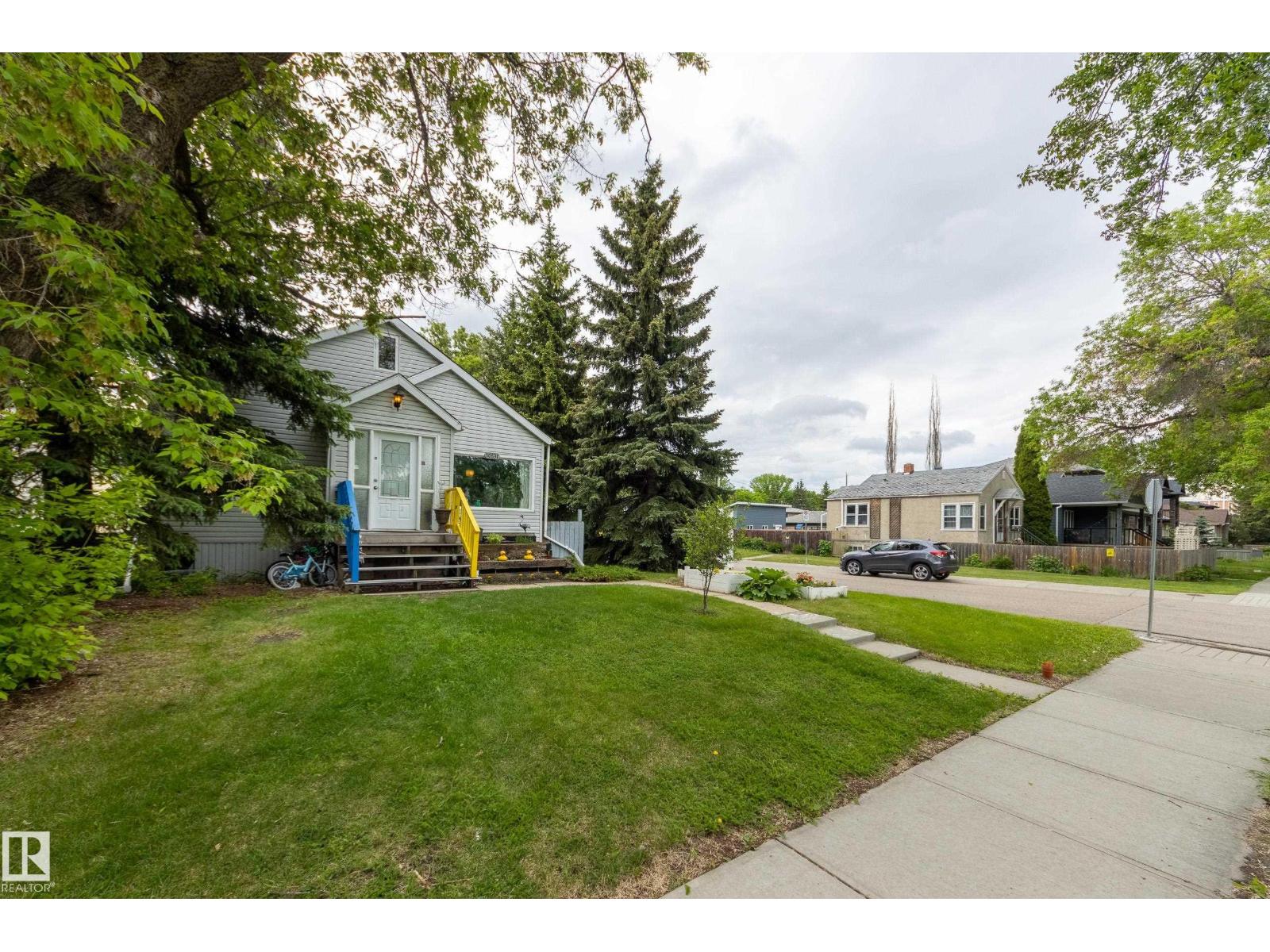 10631 71 AV NW — photo 38