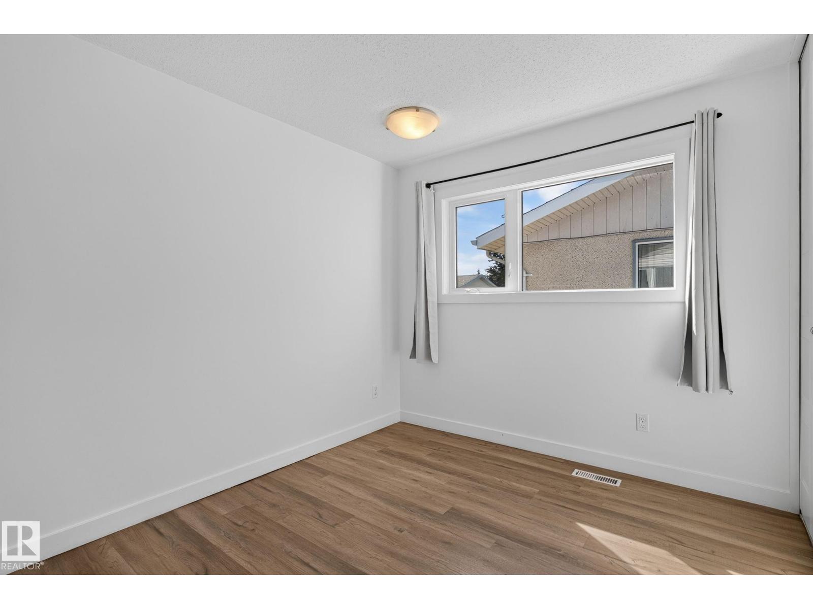 3119 104 ST NW - 26