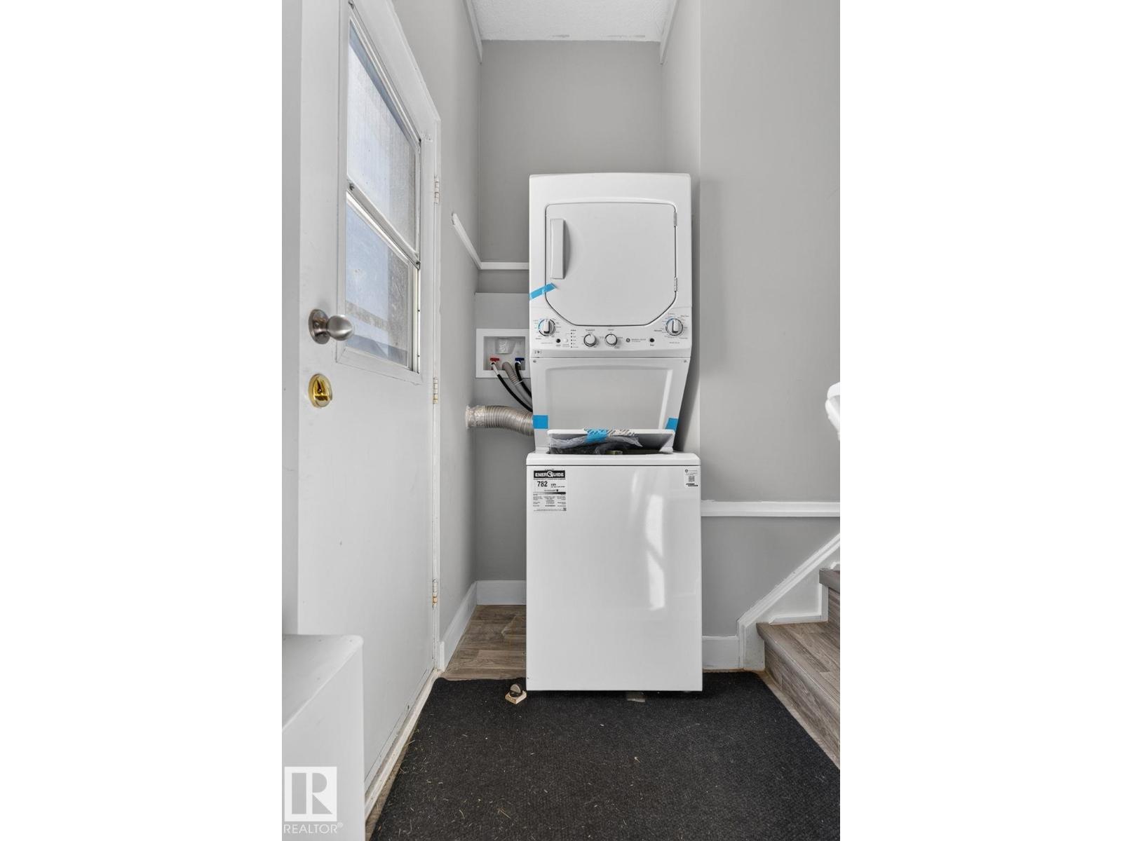 3119 104 ST NW - 28
