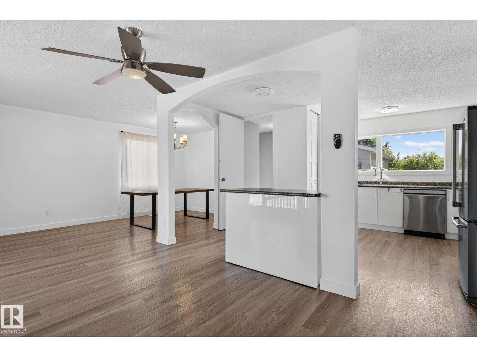 3119 104 ST NW - 3