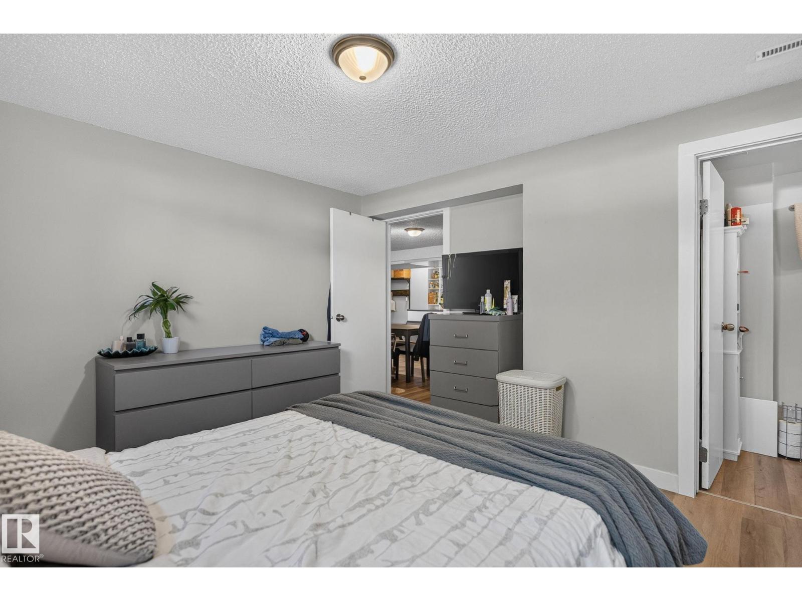 3119 104 ST NW - 37