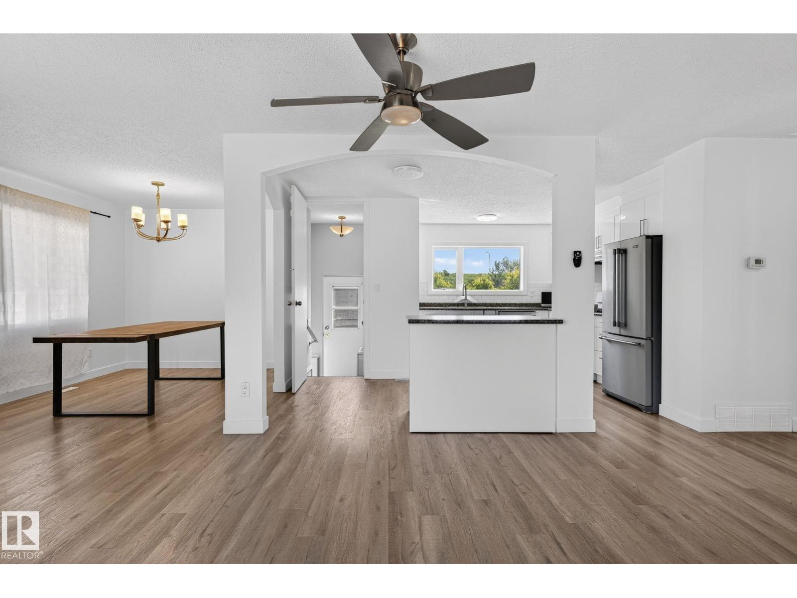3119 104 ST NW - 5