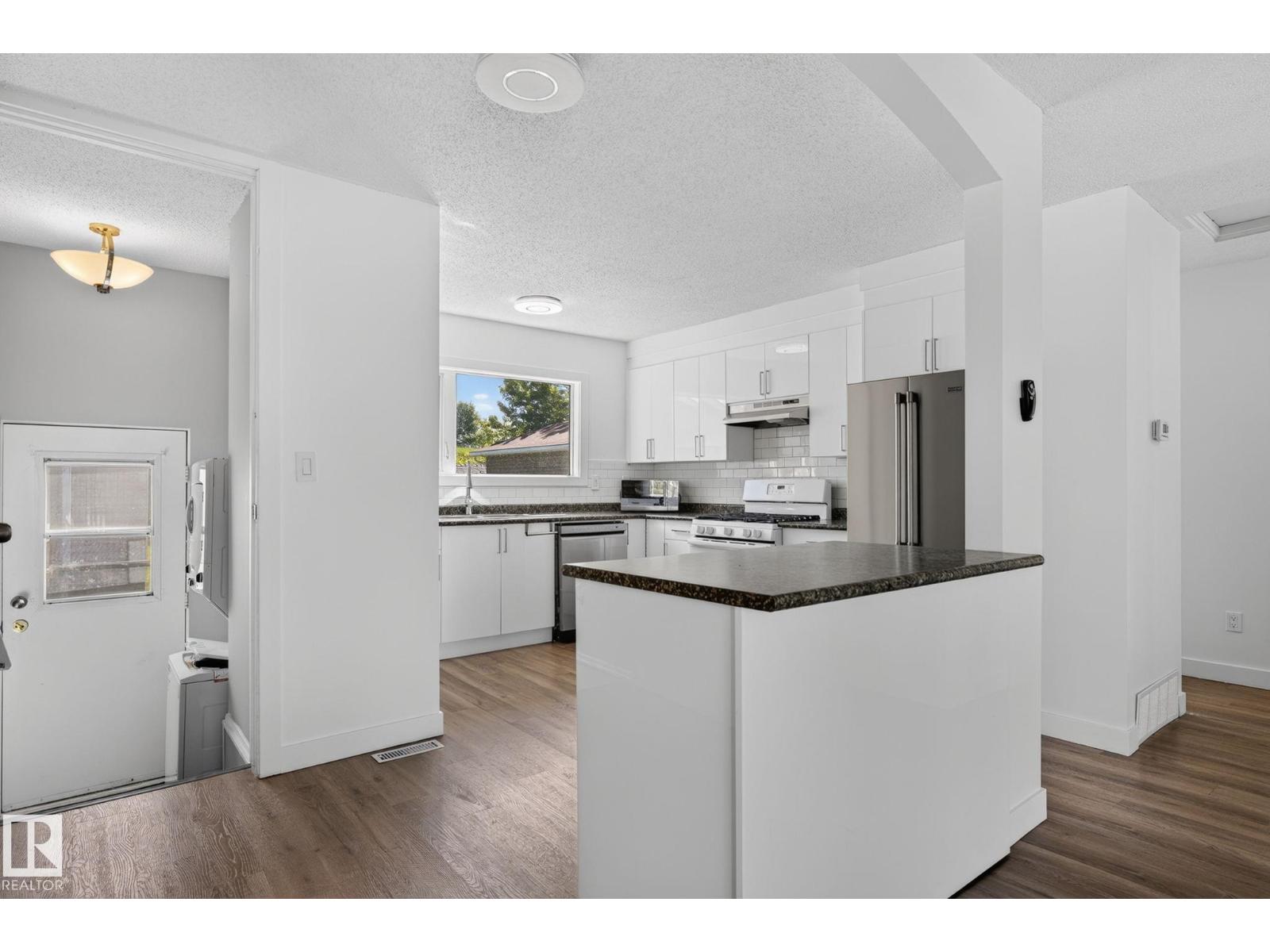 3119 104 ST NW - 9