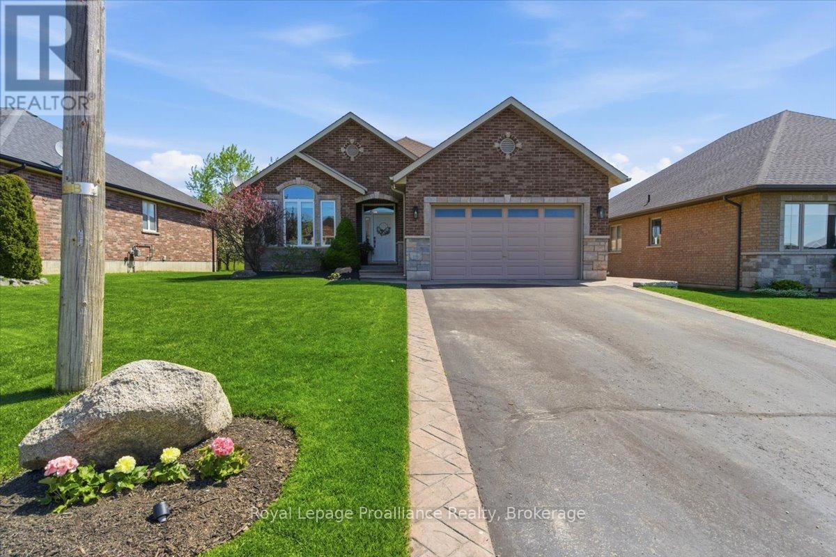109 PINNACLE STREET - 3