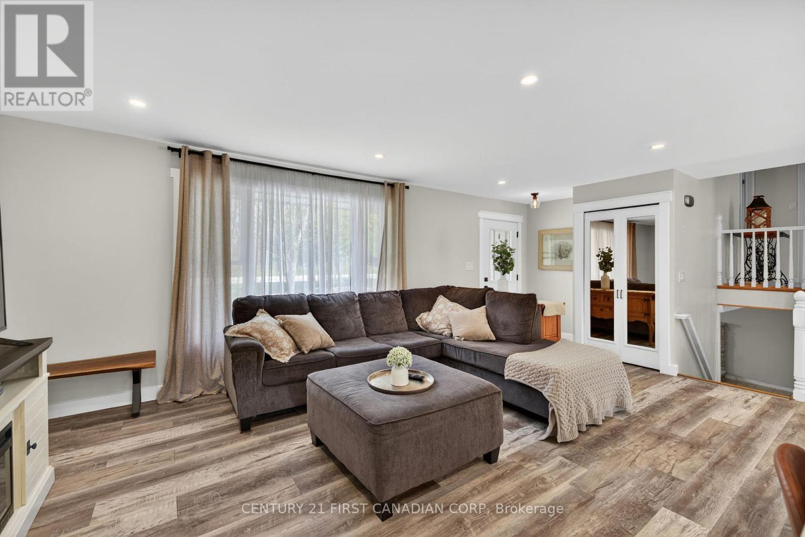 10383 ILDERTON ROAD - 11