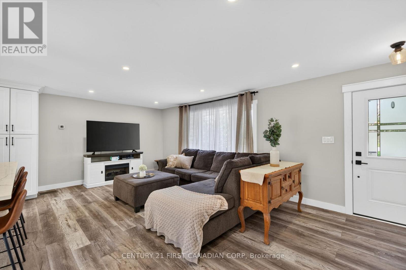 10383 ILDERTON ROAD - 10
