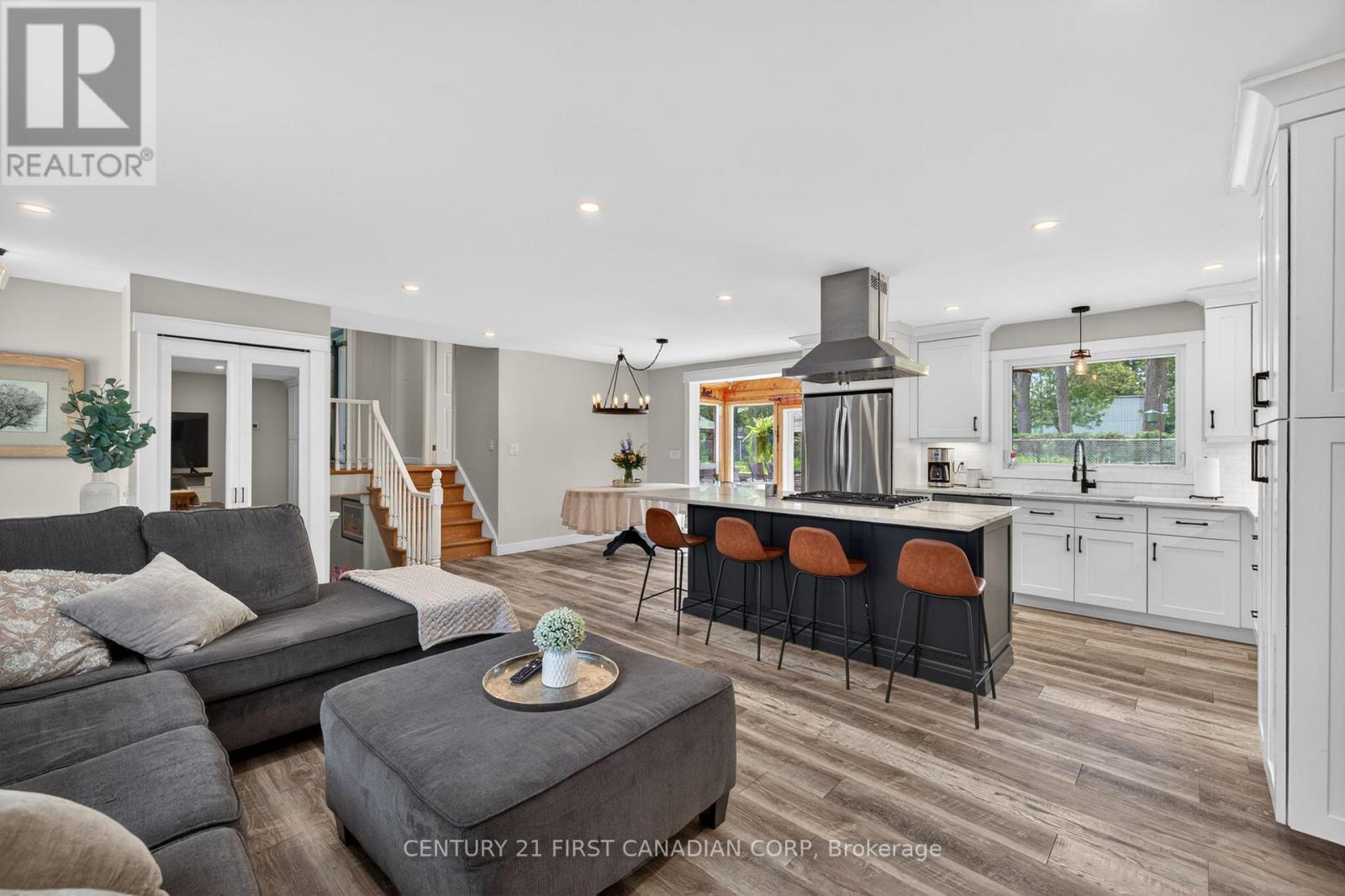 10383 ILDERTON ROAD - 12