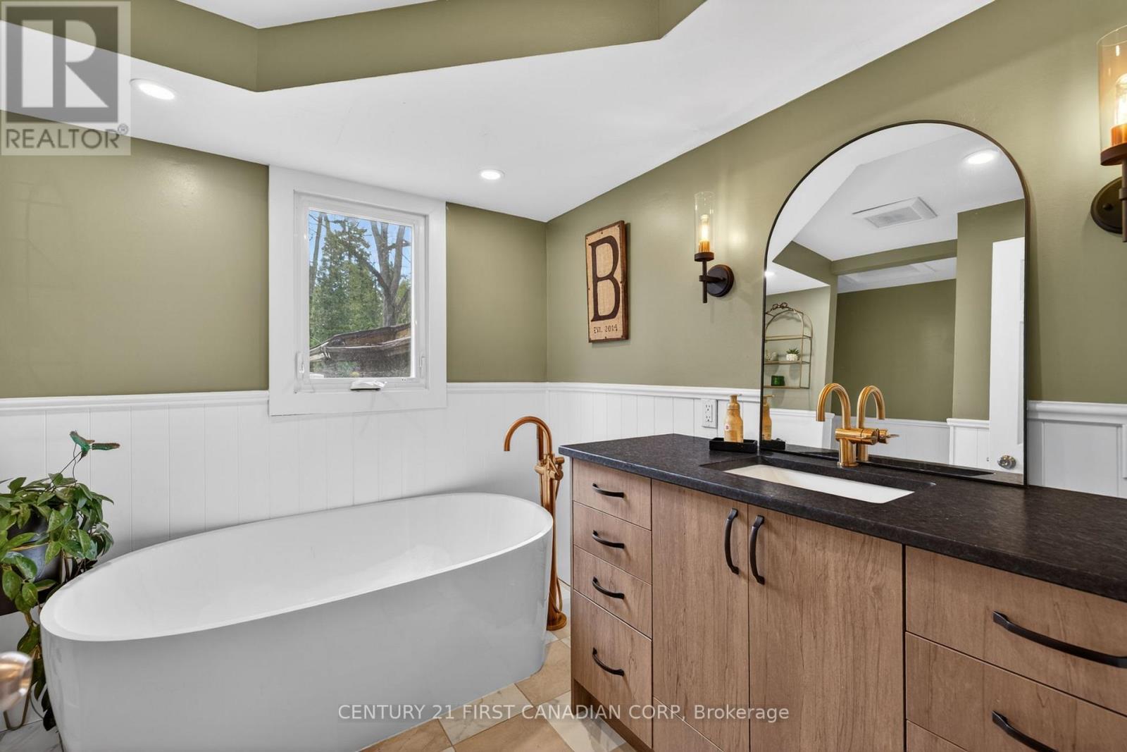 10383 ILDERTON ROAD - 23